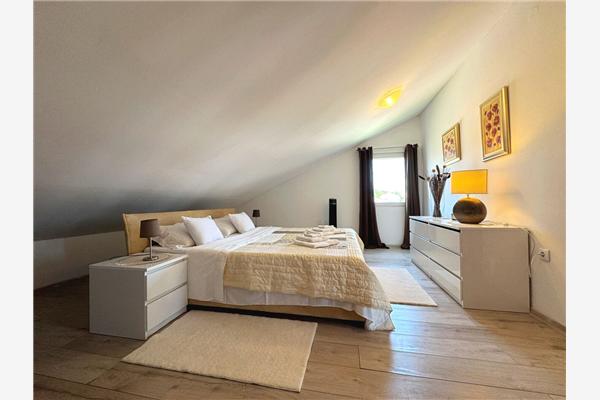 Apartment A1, for 5 persons