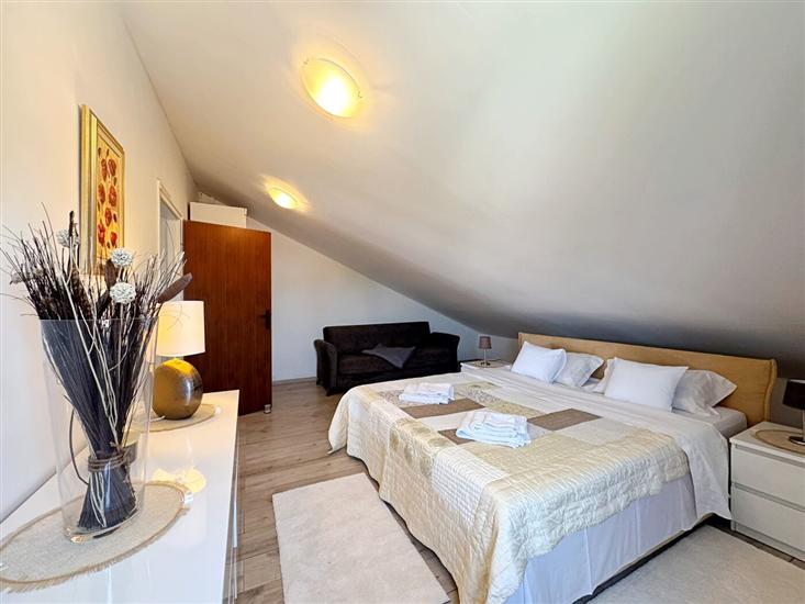 Apartment A1, for 5 persons