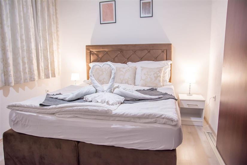 Room S302, for 4 persons