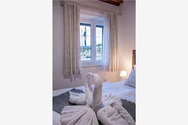 Room S302, for 4 persons