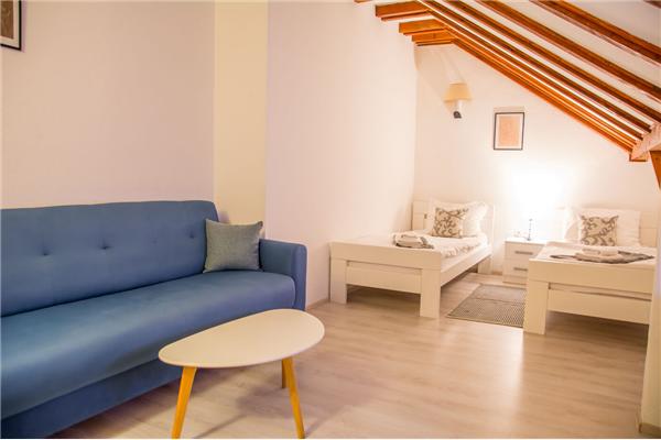 Room S302, for 4 persons