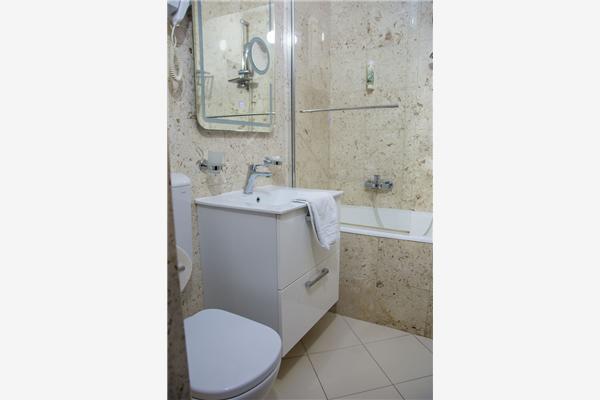 Room S302, for 4 persons