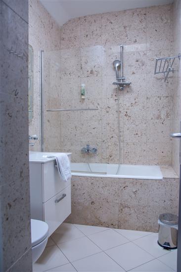 Room S302, for 4 persons