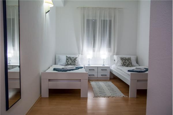 Room S207, for 2 persons