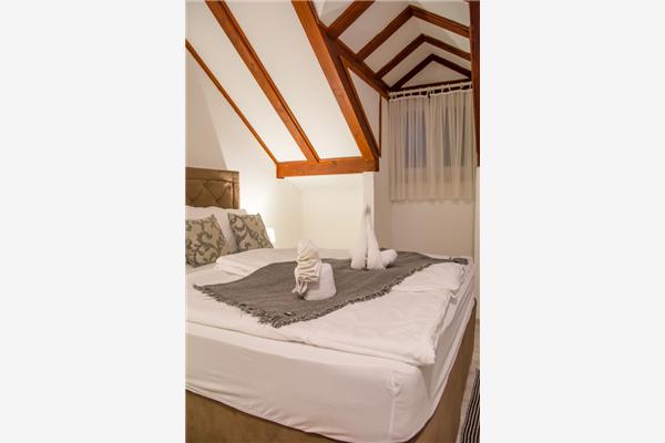 Room S205, for 2 persons