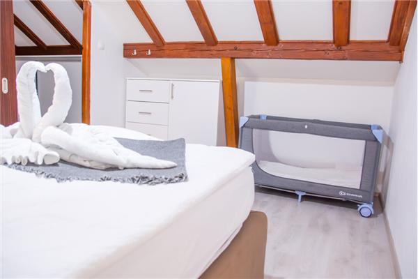 Room S204, for 4 persons