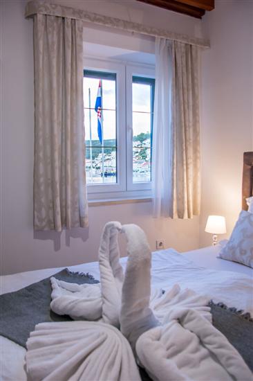 Room S204, for 4 persons