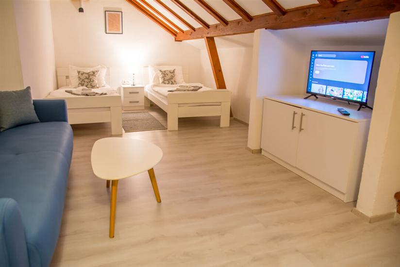 Room S204, for 4 persons