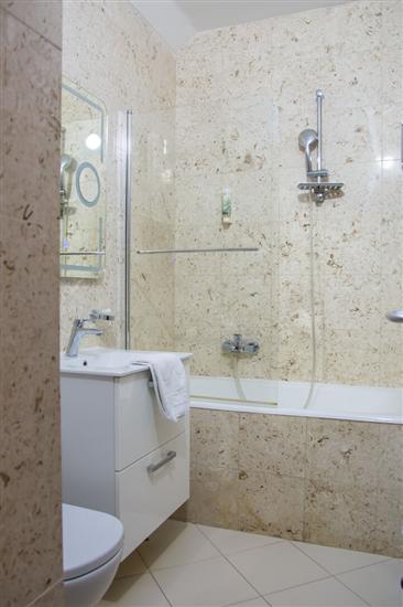 Room S204, for 4 persons