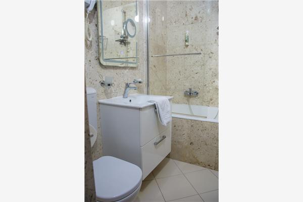 Room S204, for 4 persons