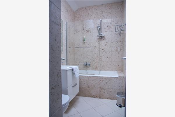 Room S204, for 4 persons