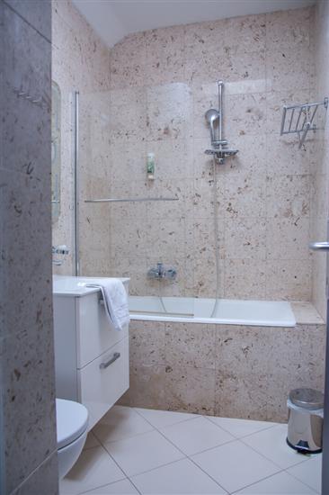 Room S204, for 4 persons