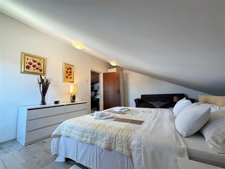 Apartment A1, for 5 persons