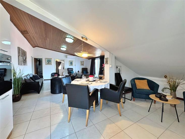 Apartment A1, for 5 persons