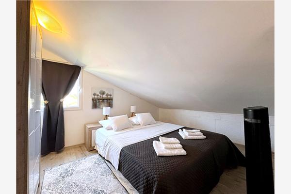 Apartment A1, for 5 persons