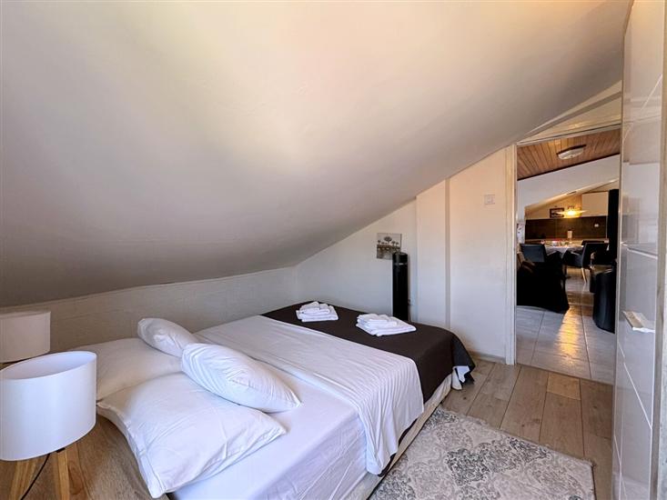 Apartment A1, for 5 persons