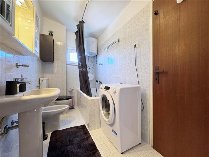 Apartment A1, for 5 persons