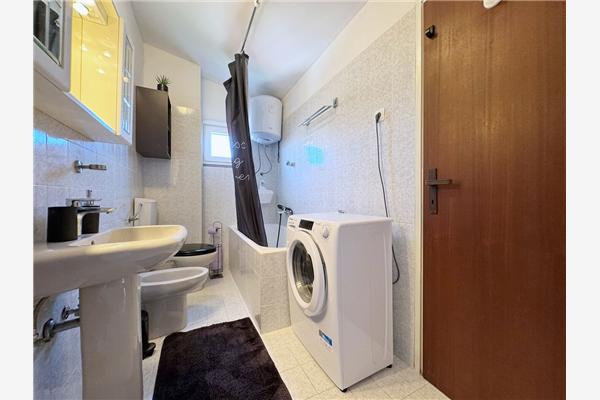 Apartment A1, for 5 persons