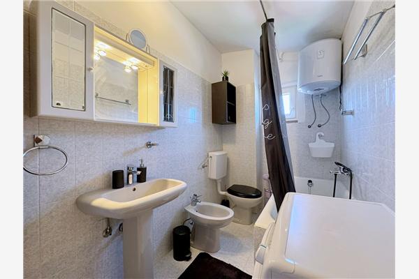 Apartment A1, for 5 persons