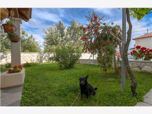 Apartment Camino Kastel Gomilica, Size 120.00 m2, Airline distance to town centre 300 m