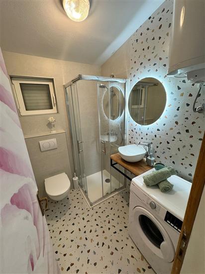 Apartment A1, for 5 persons