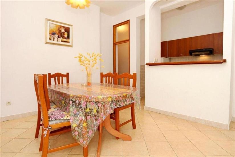 Apartment A1, for 5 persons
