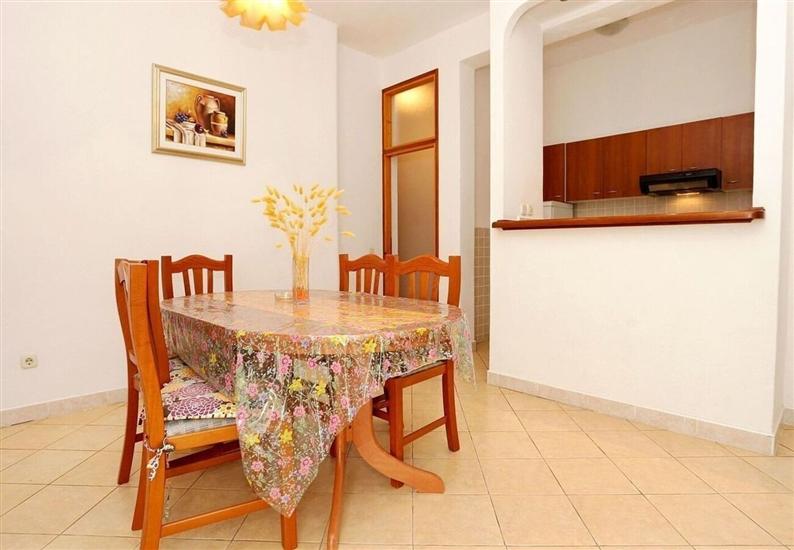 Apartment A1, for 5 persons