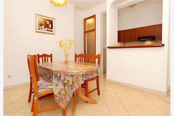 Apartment A1, for 5 persons