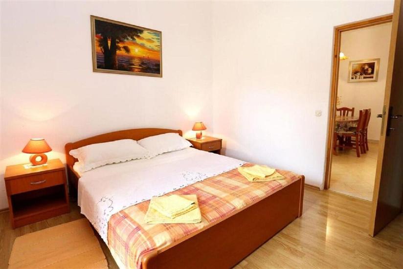 Apartment A1, for 5 persons