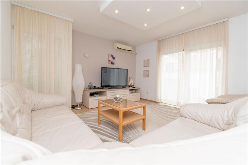 Apartment A2, for 6 persons