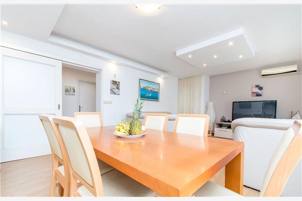 Apartment A2, for 6 persons