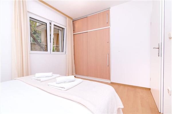 Apartment A2, for 6 persons