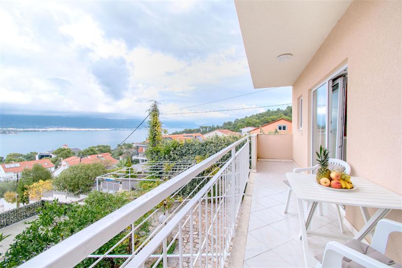 Apartment A2, for 6 persons