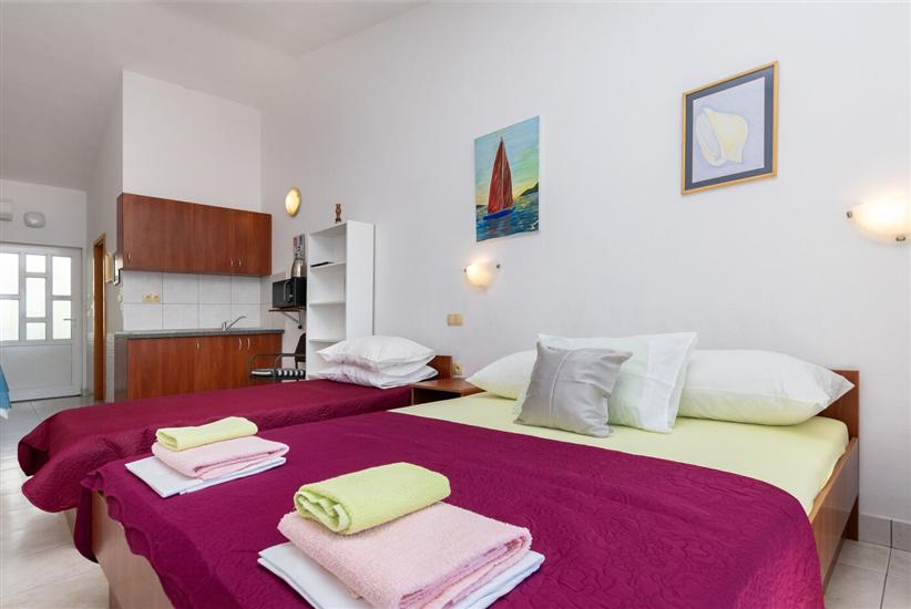 Apartment A2, for 3 persons