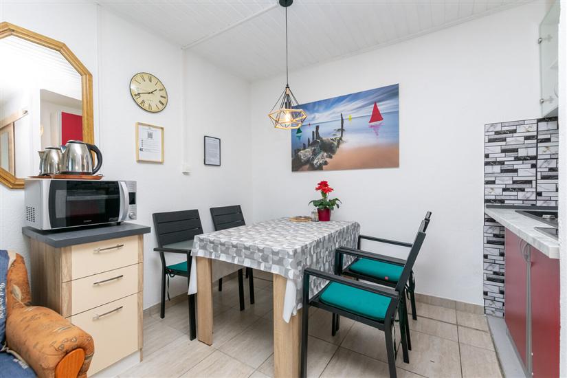 Apartment A4, for 3 persons