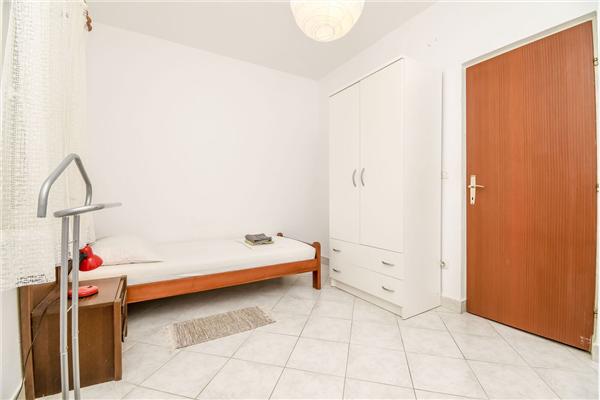 Apartment A1, for 7 persons