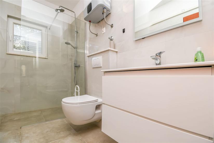 Apartment A1, for 7 persons