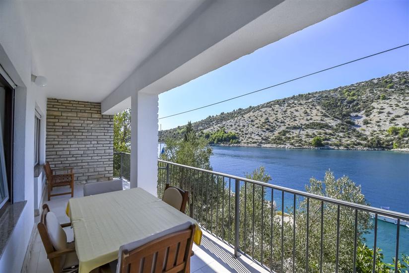 Apartment A1, for 7 persons