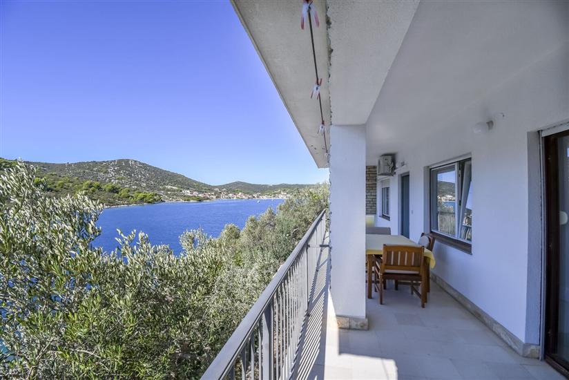 Apartment A1, for 7 persons