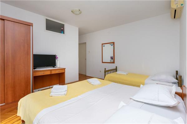 Apartment A1, for 3 persons