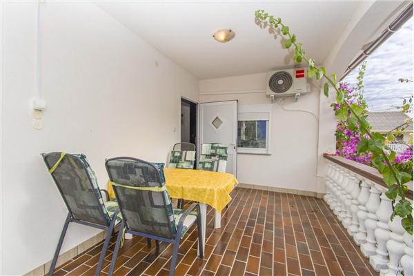 Apartment A2, for 4 persons