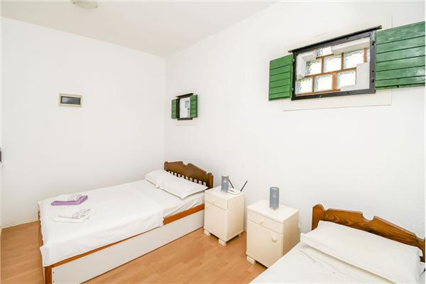 Apartment A2, for 3 persons