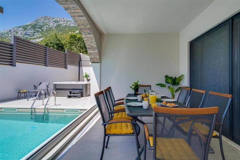 Villa Eden with heated pool