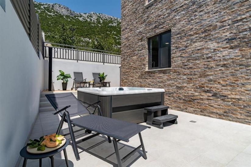 Villa Eden with heated pool