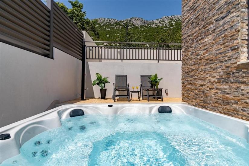 Villa Eden with heated pool