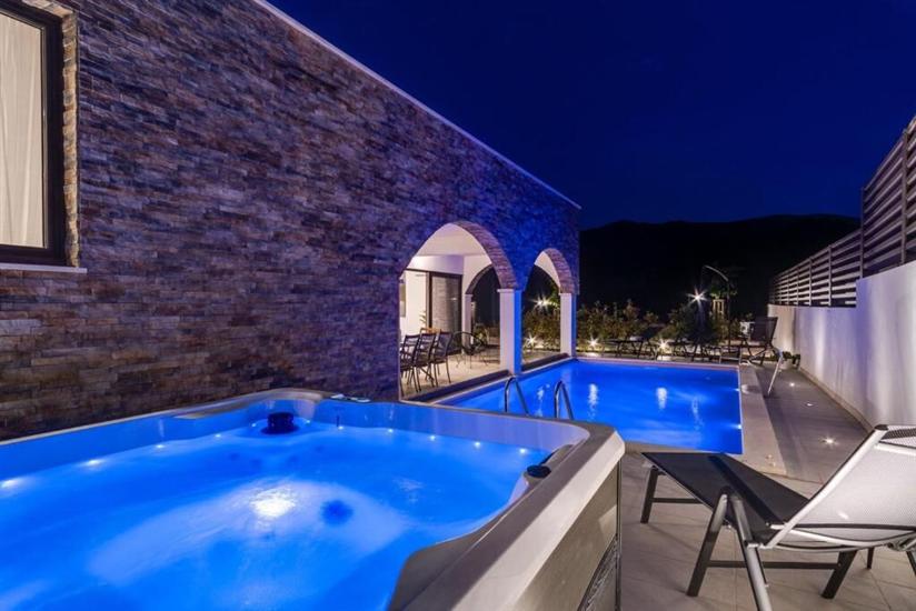 Villa Eden with heated pool