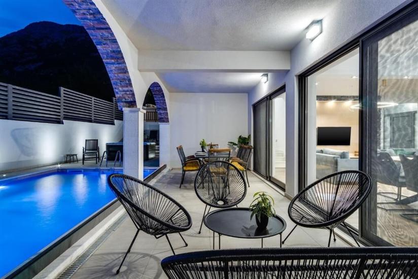 Villa Eden with heated pool