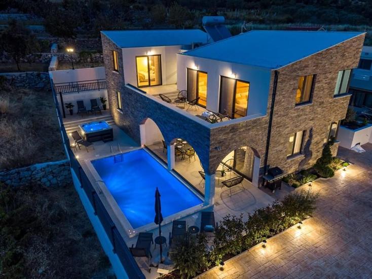 Villa Eden with heated pool