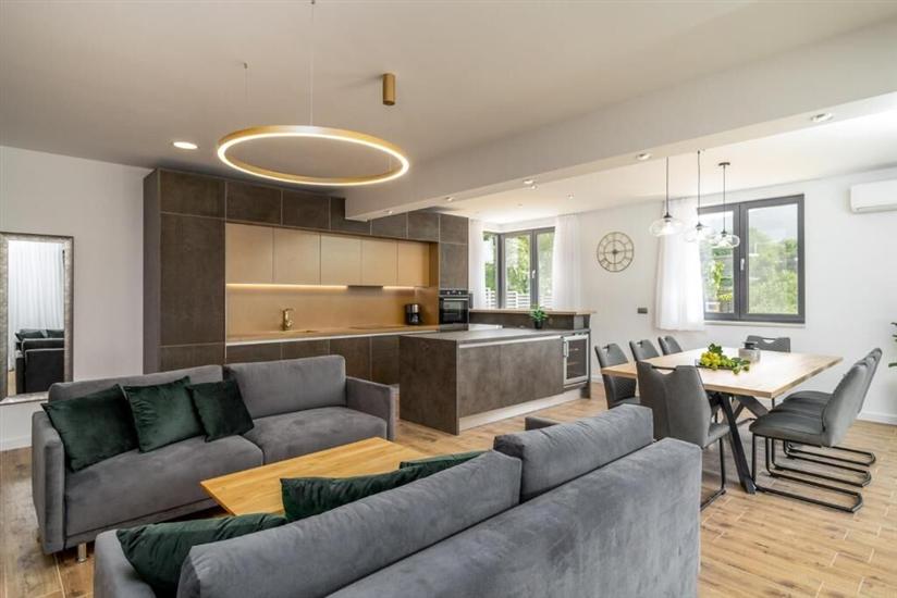 House K1, for 10 persons