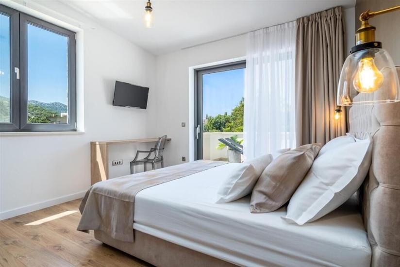 House K1, for 10 persons